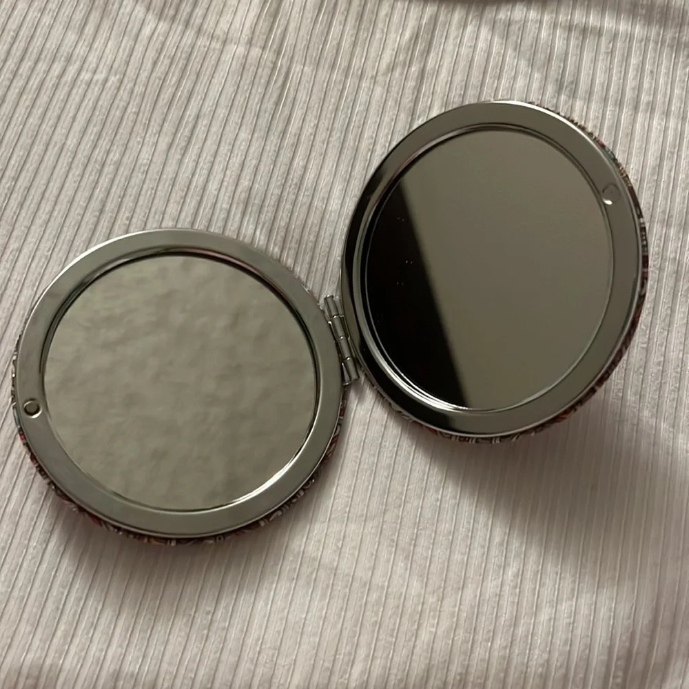 Compact mirror - Picture 3 of 5